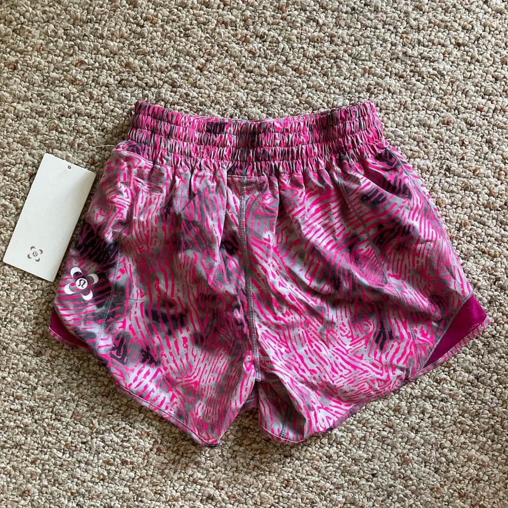 Lululemon SeaWheeze Hotty Hot High-Rise Short 4" - Picture 5 of 7